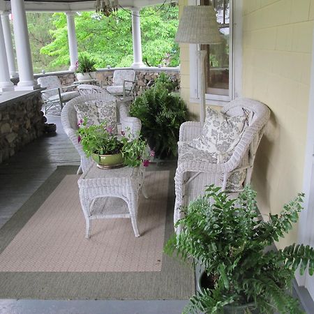 Hilltop House Bed&Breakfast Amenia Exterior foto